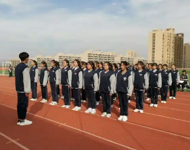 实时收集学生运动负荷心率等数据为学生个性化训练供给科学依